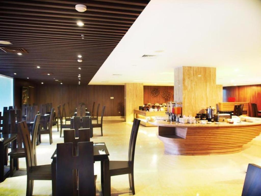 Arch Hotel Bogor Exteriör bild