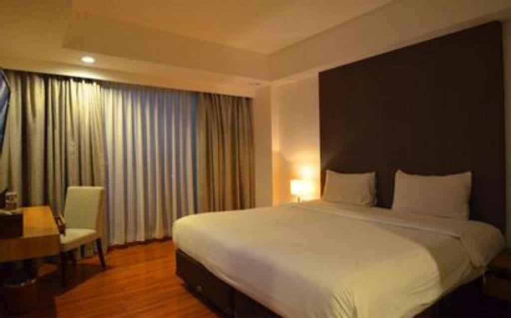 Arch Hotel Bogor Exteriör bild