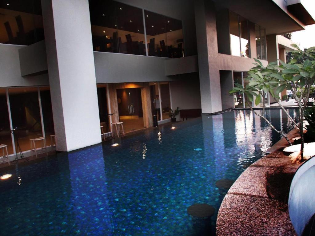Arch Hotel Bogor Exteriör bild