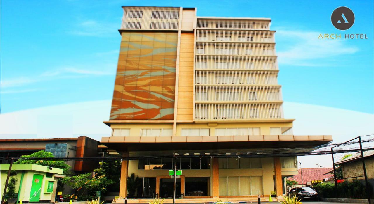 Arch Hotel Bogor Exteriör bild